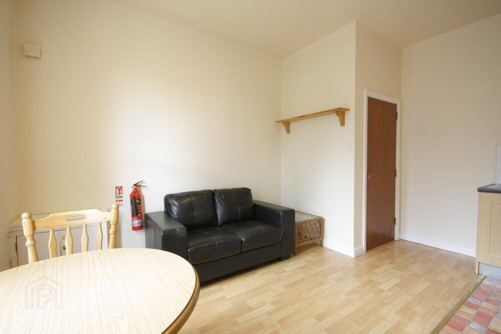 21 Dunluce Avenue 3 of 5