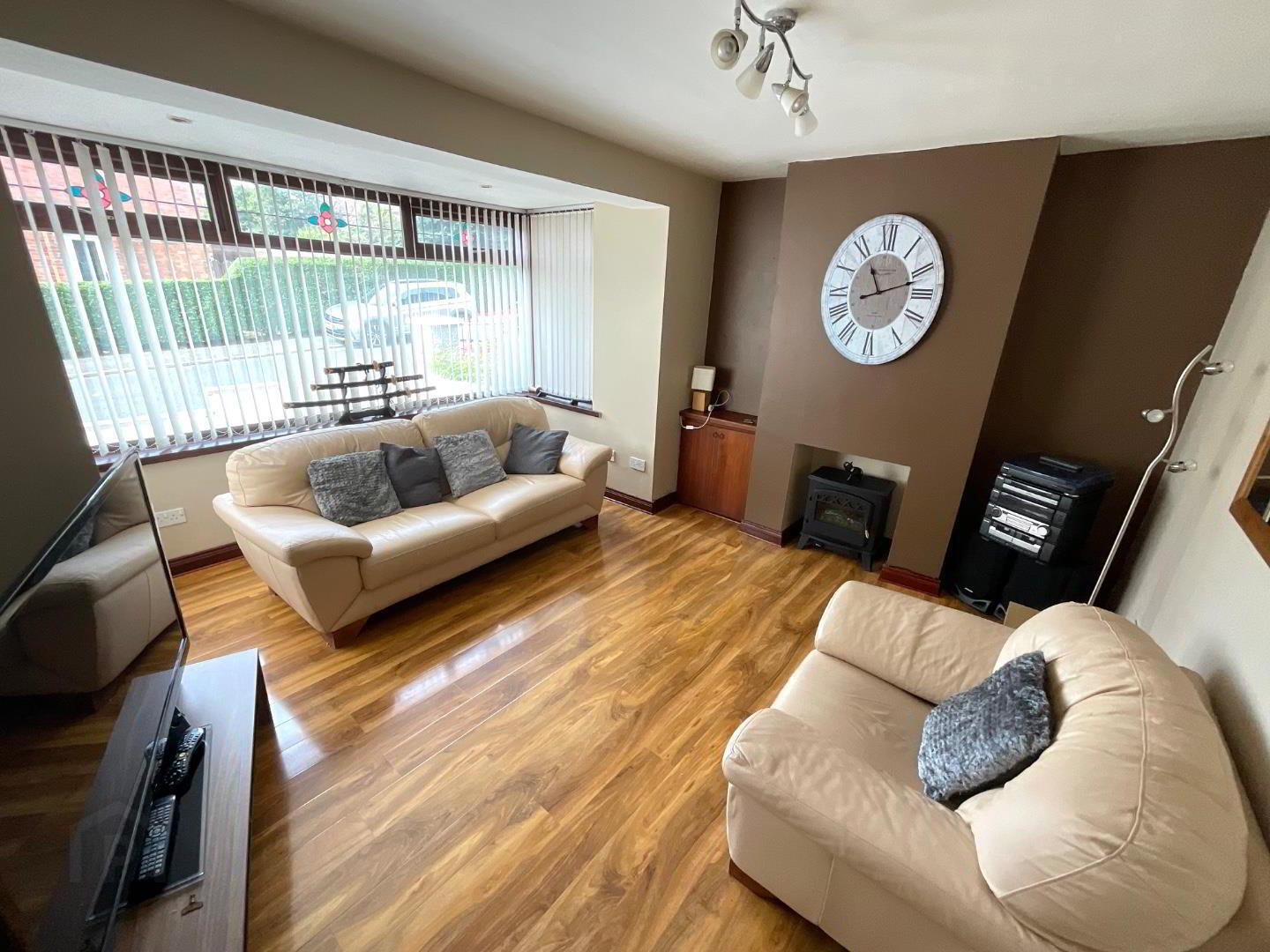 249 Joanmount Gardens 3 of 9