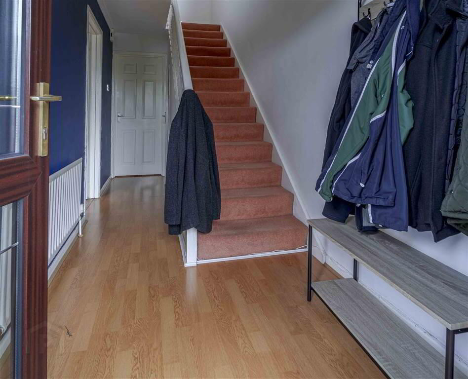 32 Eglantine Park 4 of 17