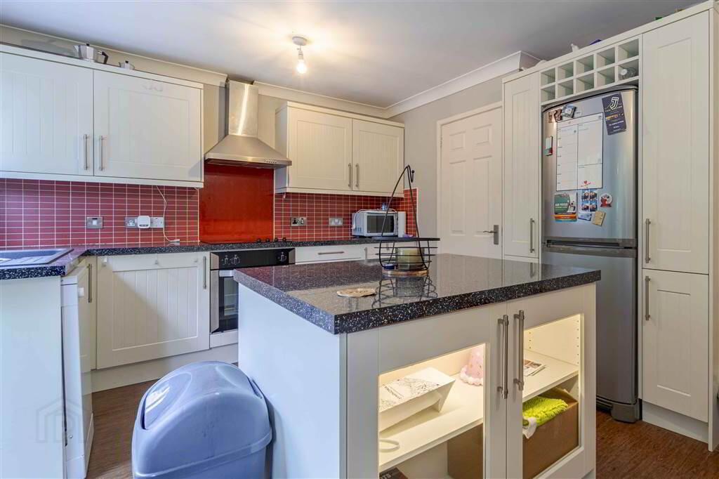 32 Eglantine Park 11 of 17