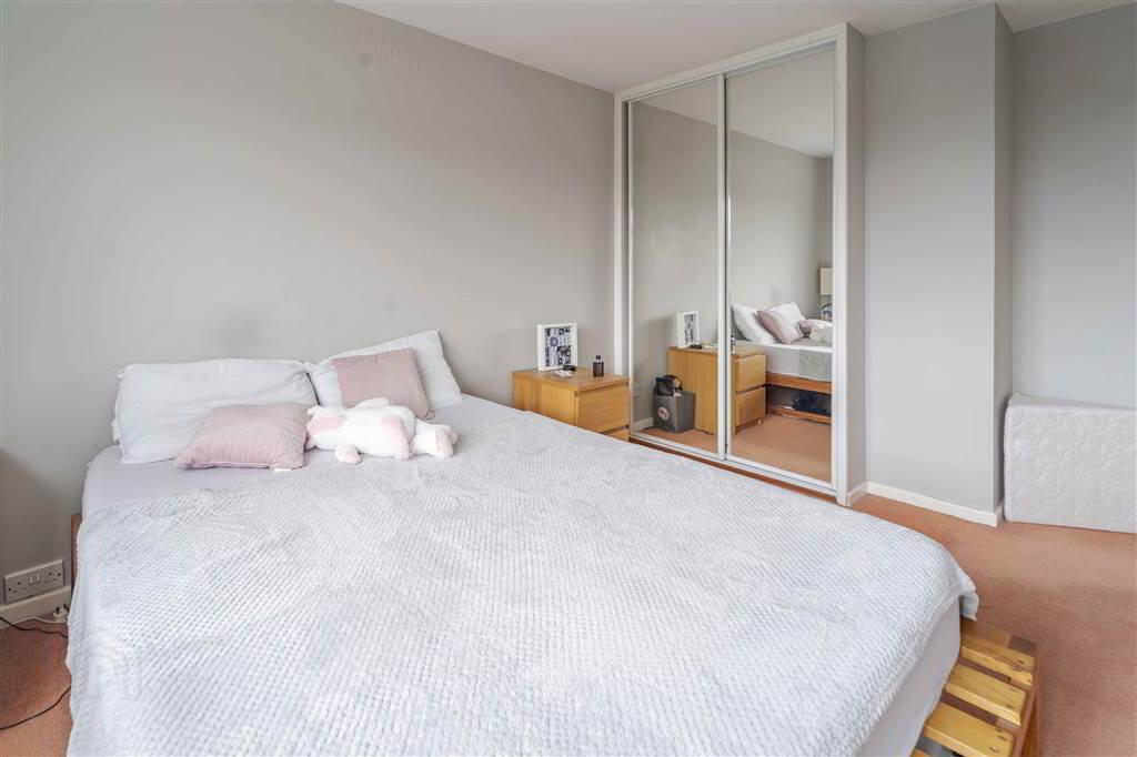 32 Eglantine Park 12 of 17