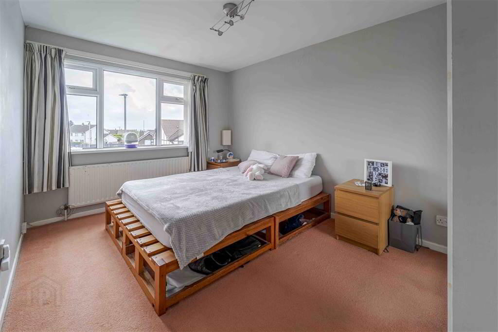 32 Eglantine Park 13 of 17