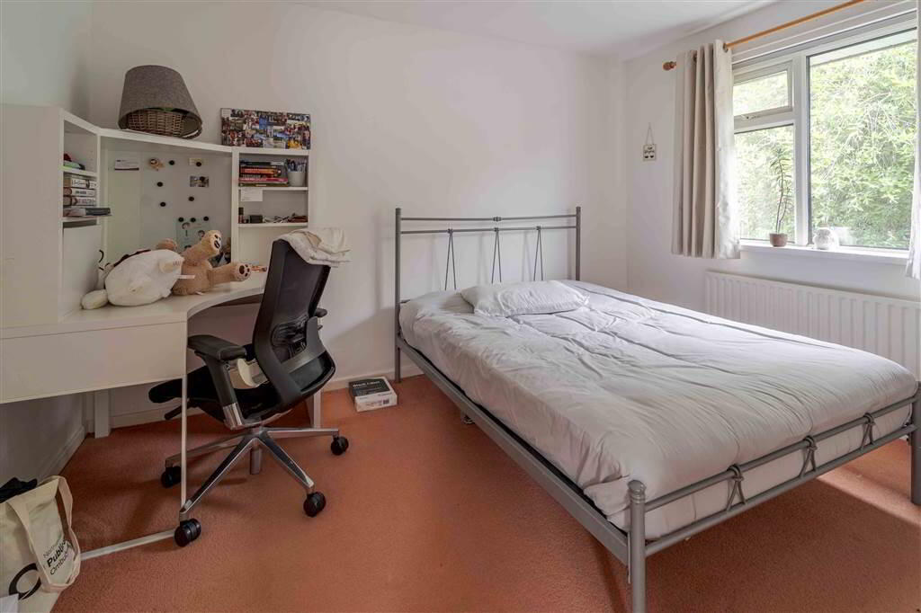 32 Eglantine Park 14 of 17