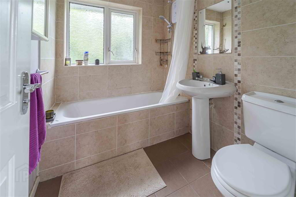 32 Eglantine Park 16 of 17
