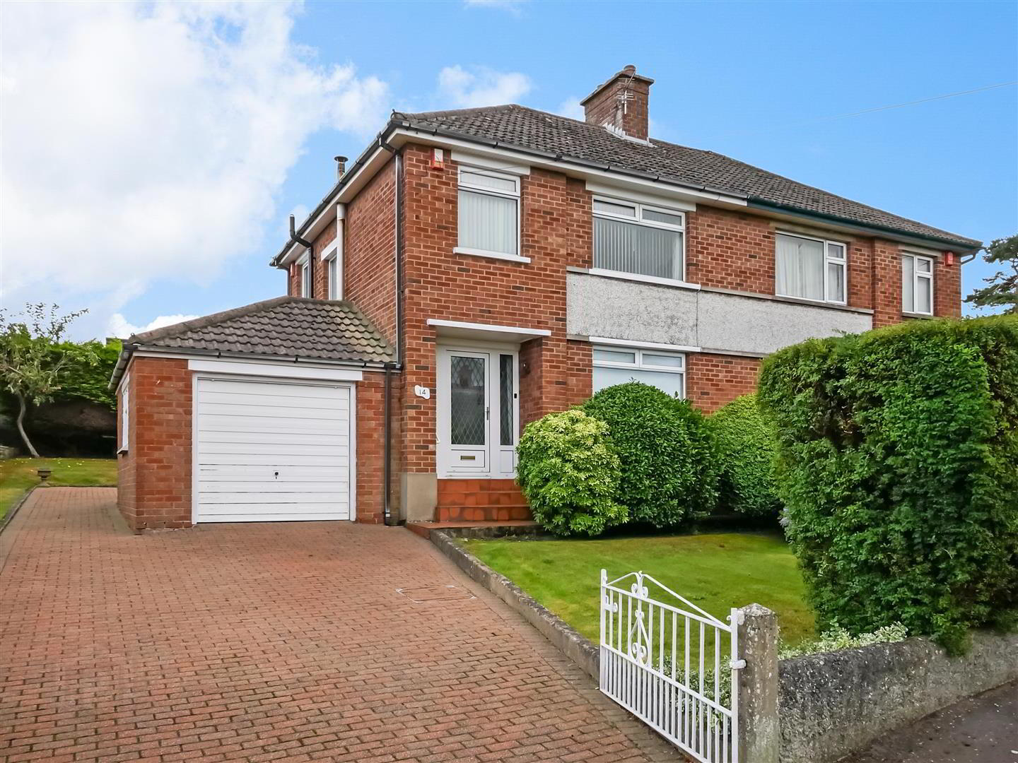 14 Cotswold Avenue 1 of 19