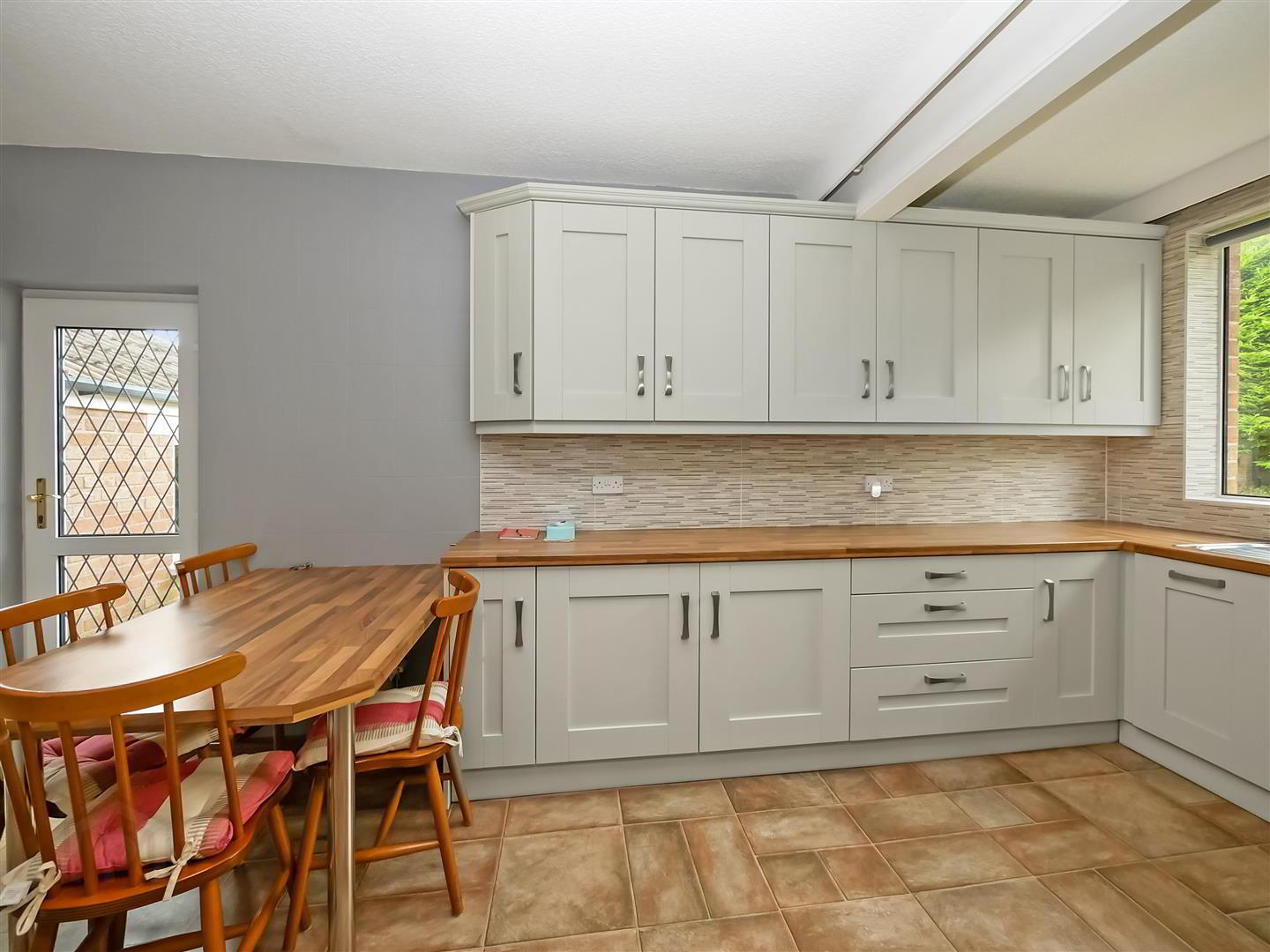 14 Cotswold Avenue 10 of 19
