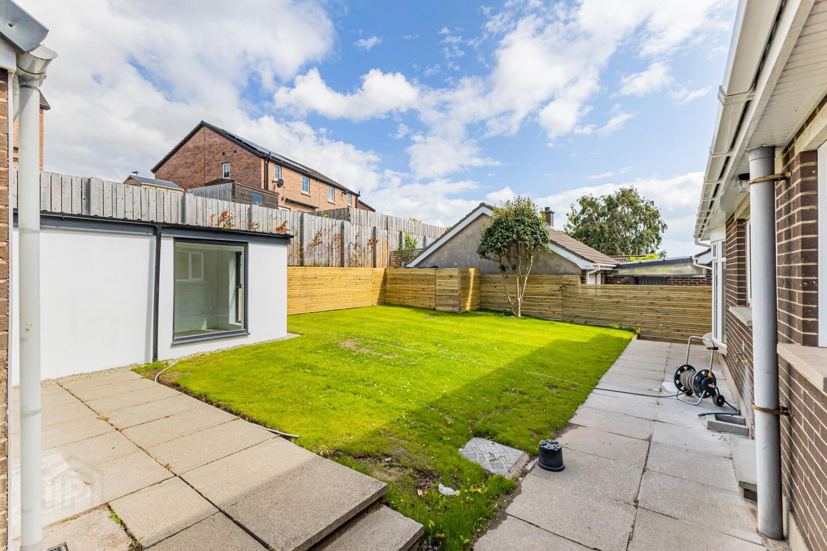 33 Dermott Walk 16 of 17