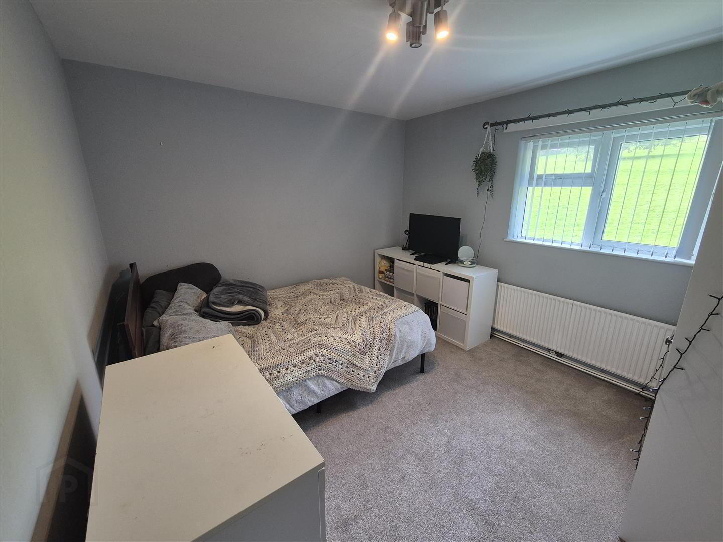 15b Belvoir Crescent 6 of 8