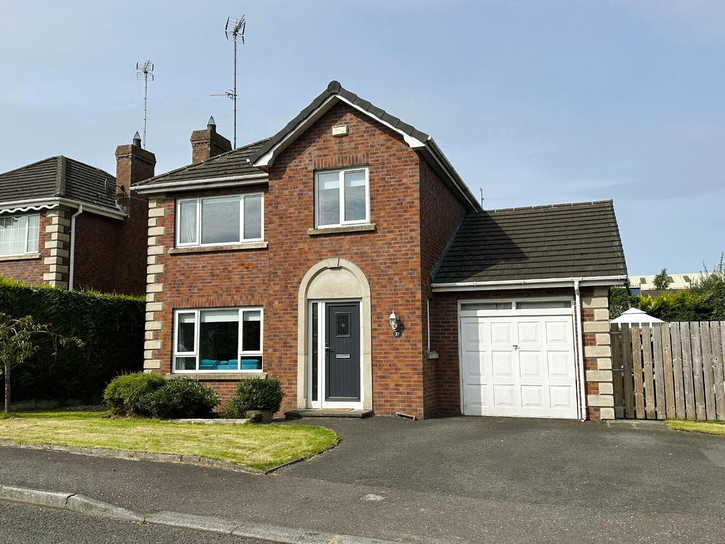 37 Ravenswood 1 of 18
