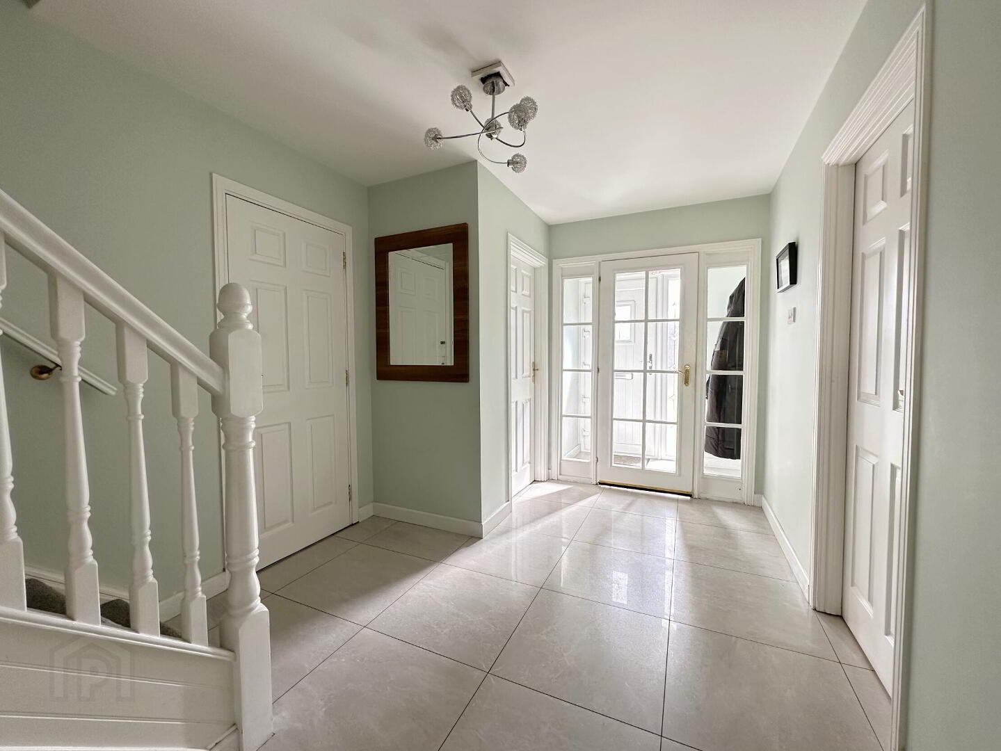 37 Ravenswood 2 of 18
