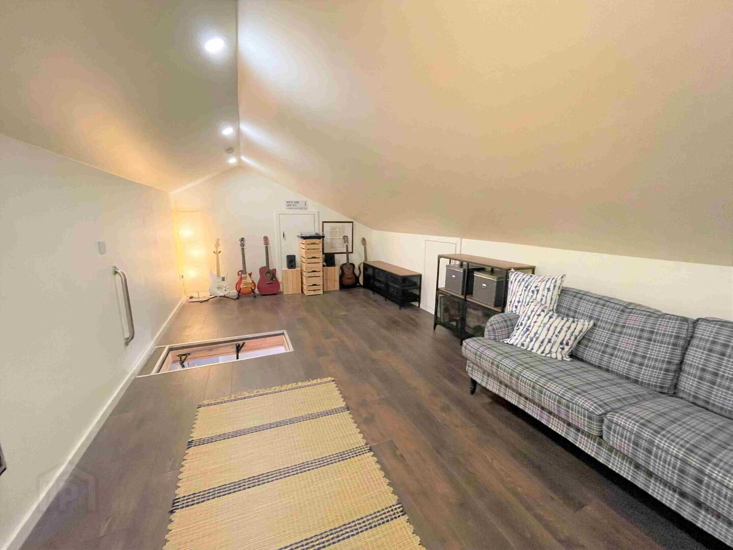 Hazelgrove Court 11 of 14