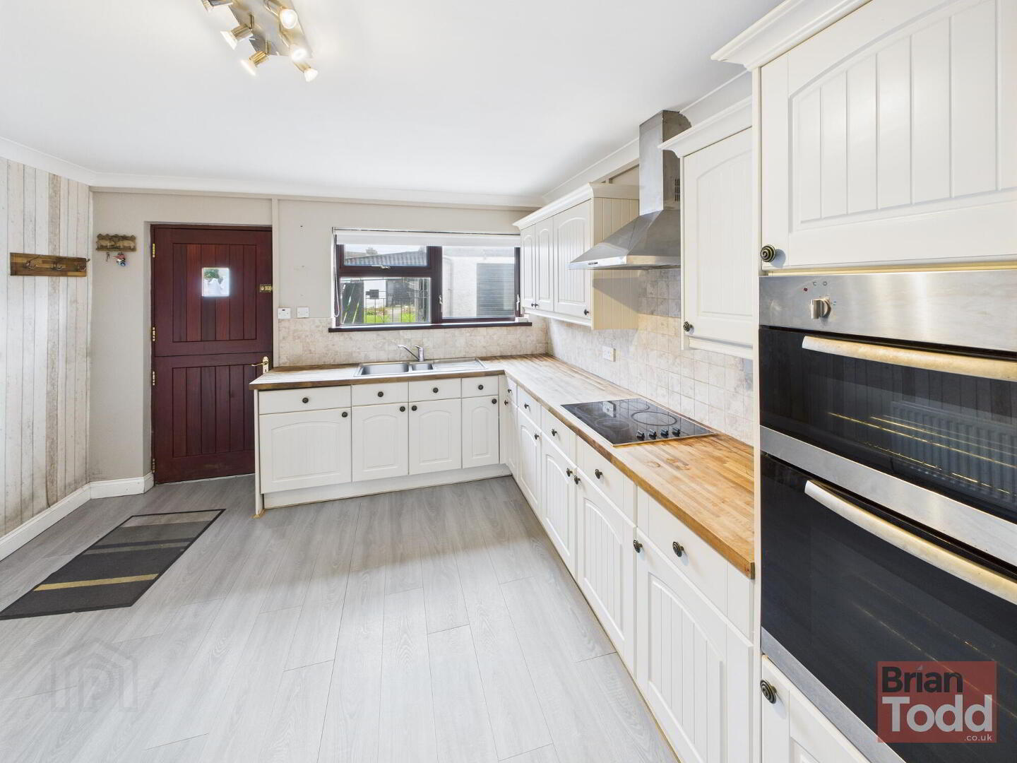 1 Parkmount Avenue 4 of 18