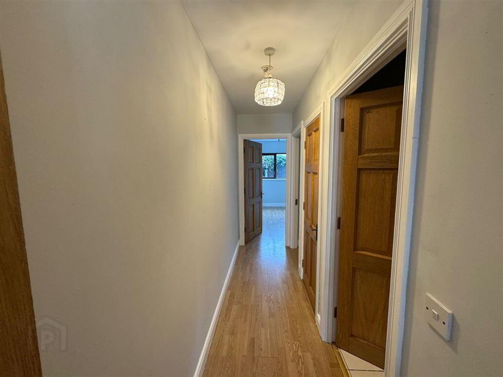 28 Beacon Court 2 of 9