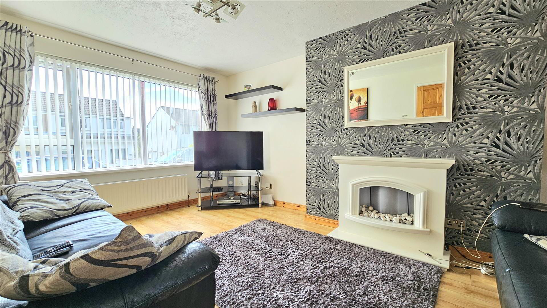 29 Castleburn Road 4 of 15
