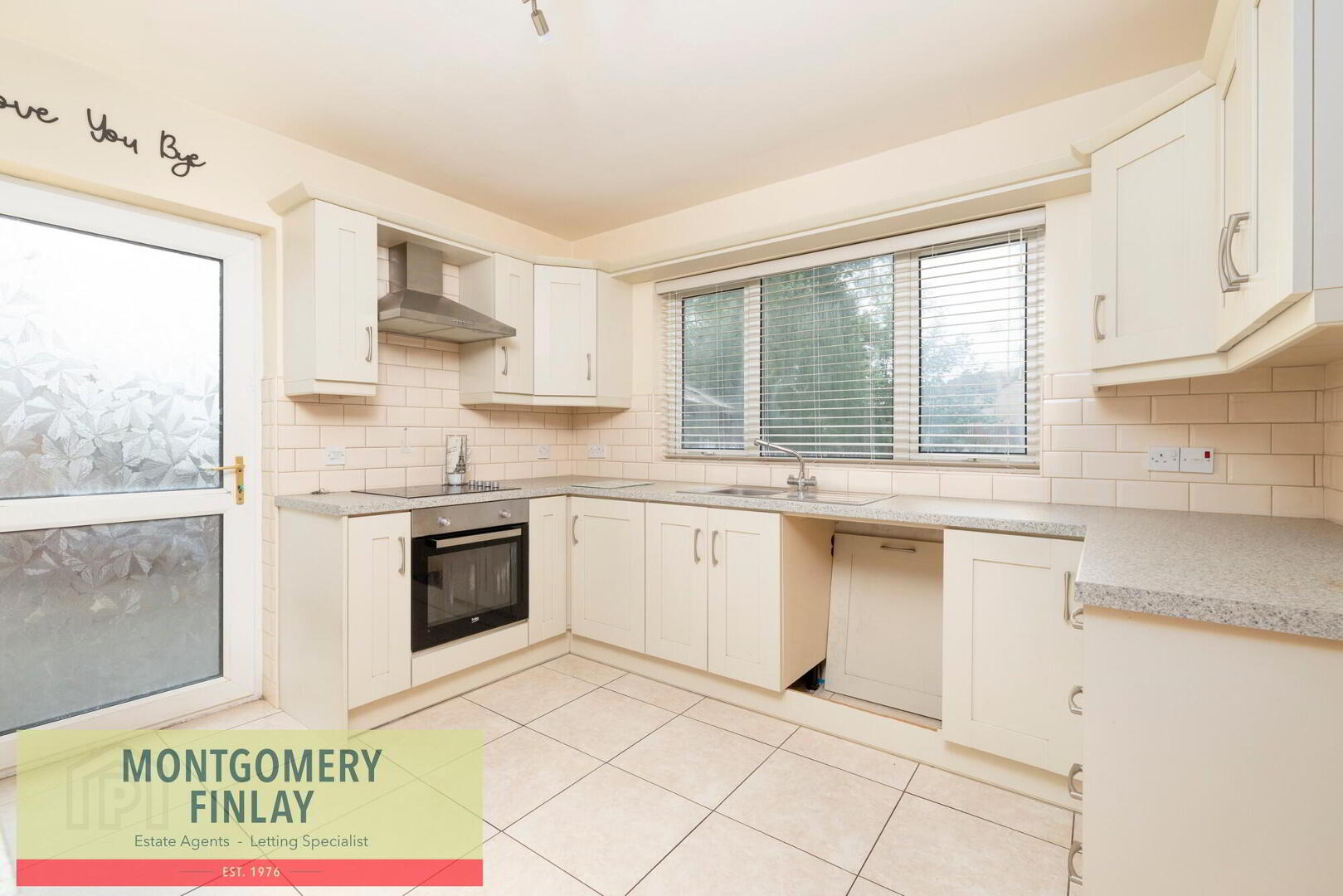 8 Beechgrove 11 of 25