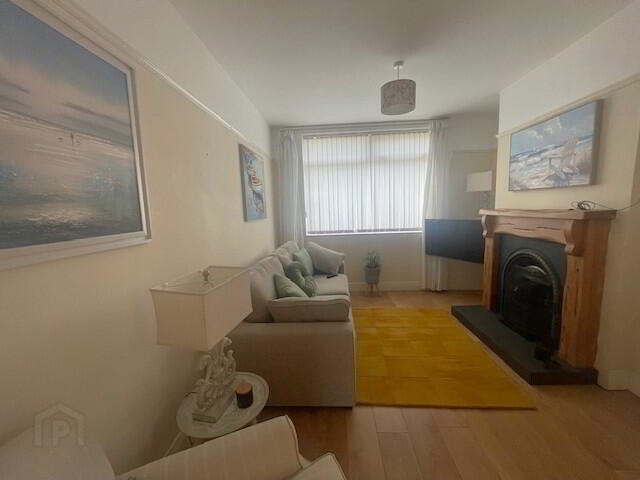 STUDENT LET 2025-26, 44 Prospect Road 1 of 8