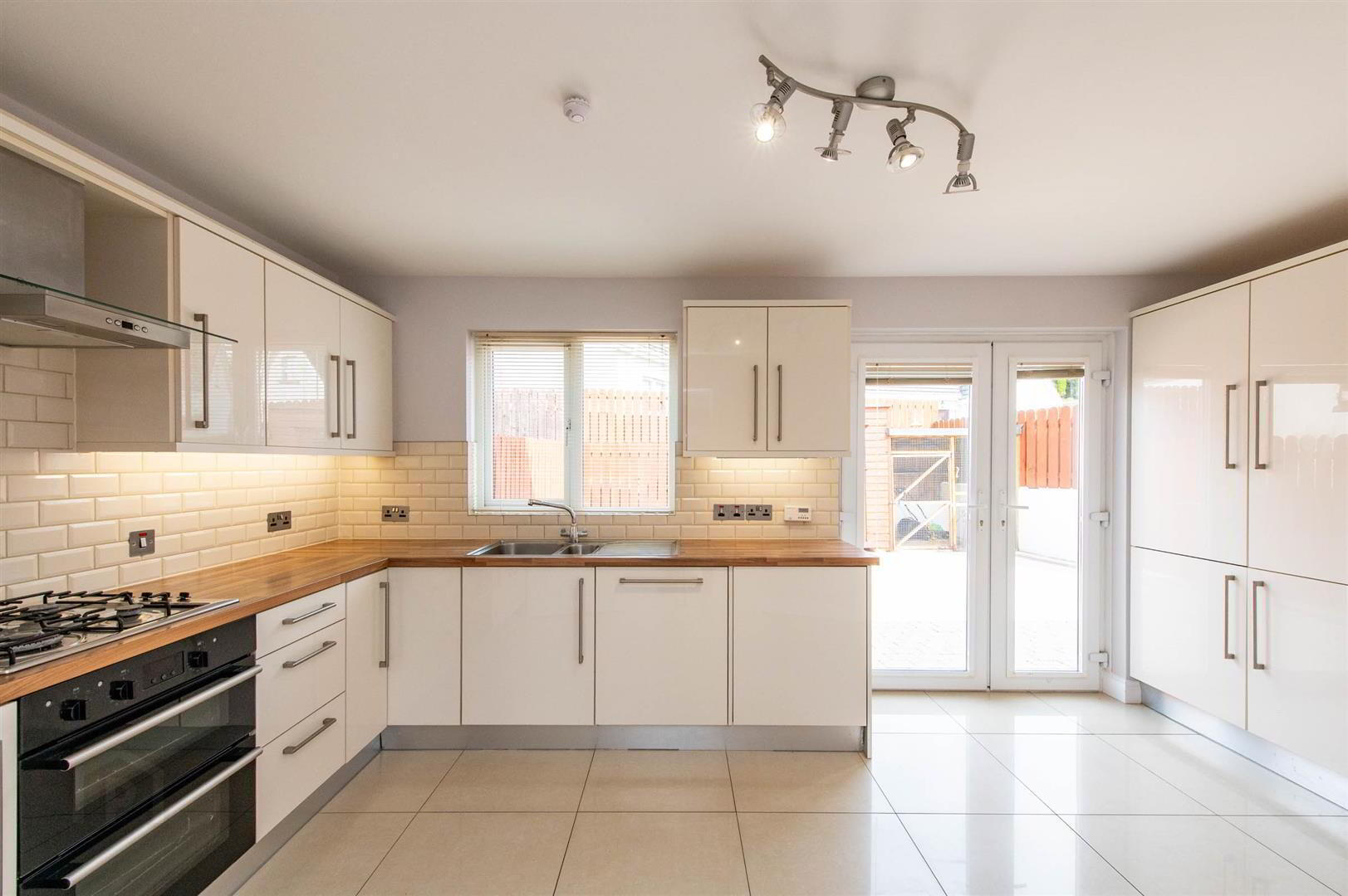 10 Drummond Brae 3 of 30