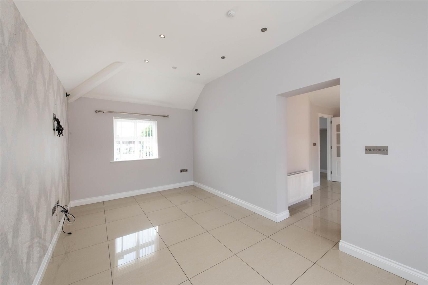 10 Drummond Brae 19 of 30