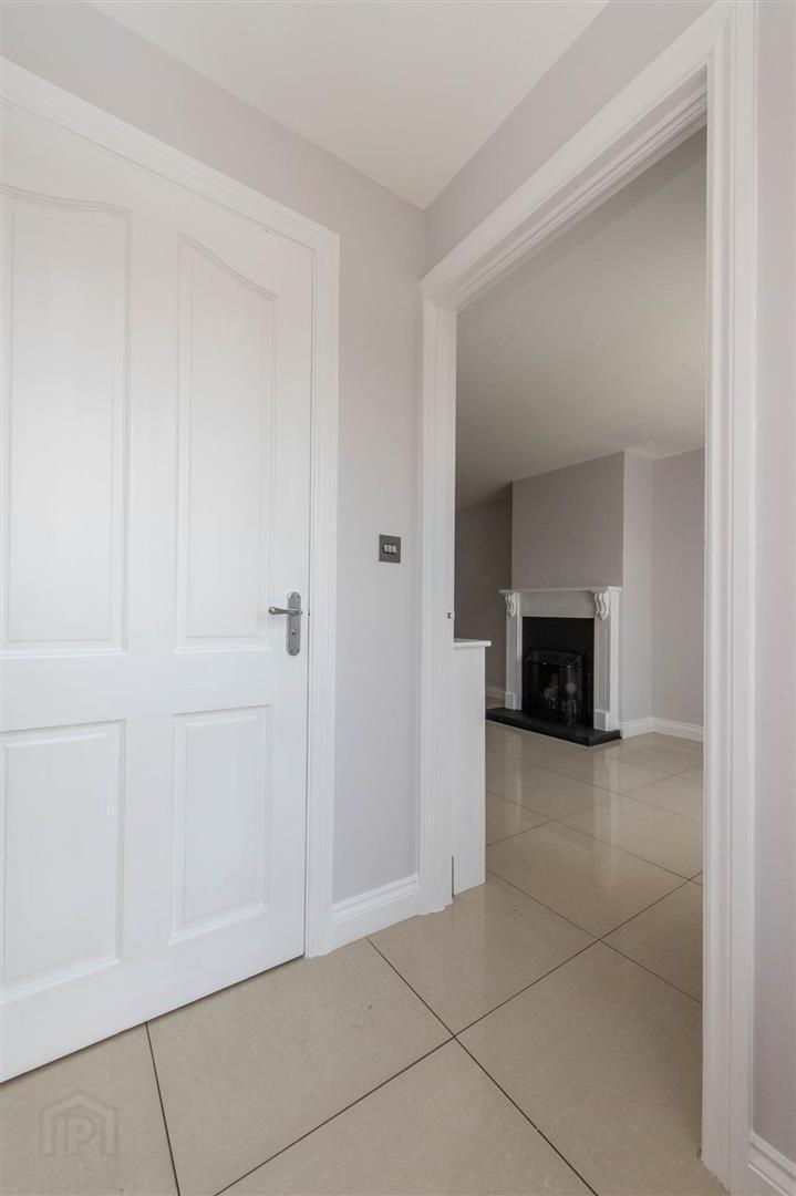 10 Drummond Brae 9 of 30