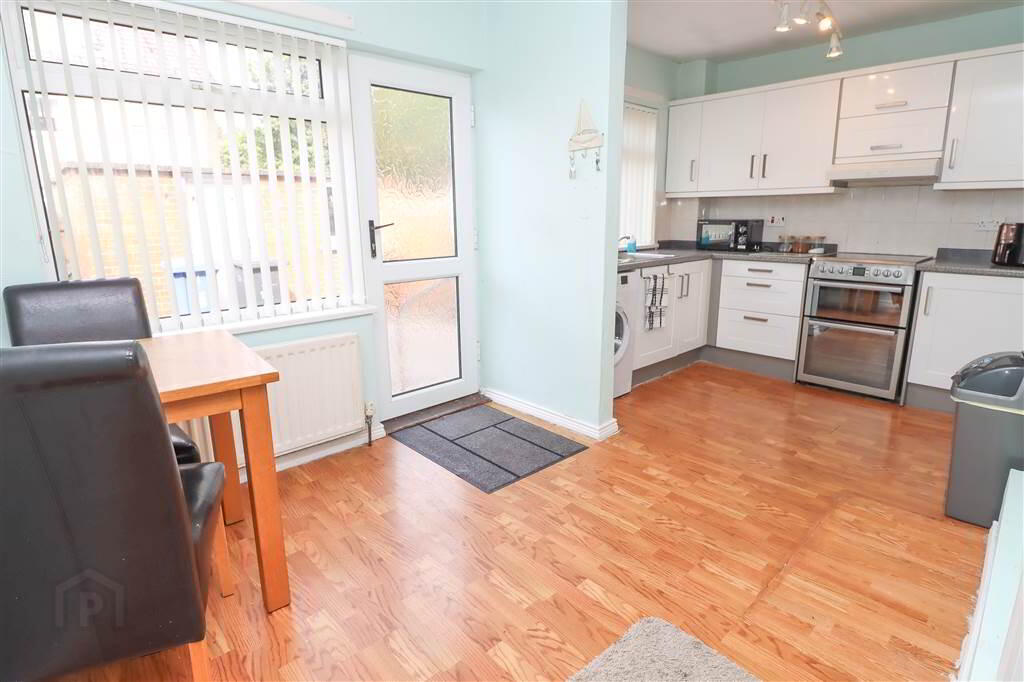 131 Kinross Avenue 6 of 19