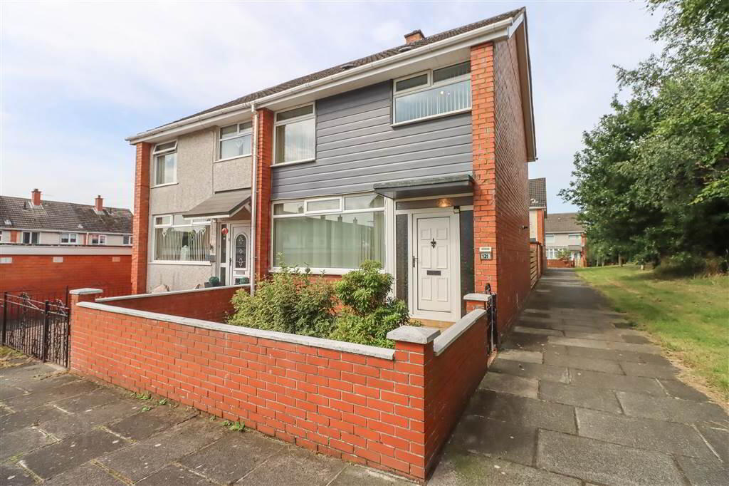 131 Kinross Avenue 1 of 19