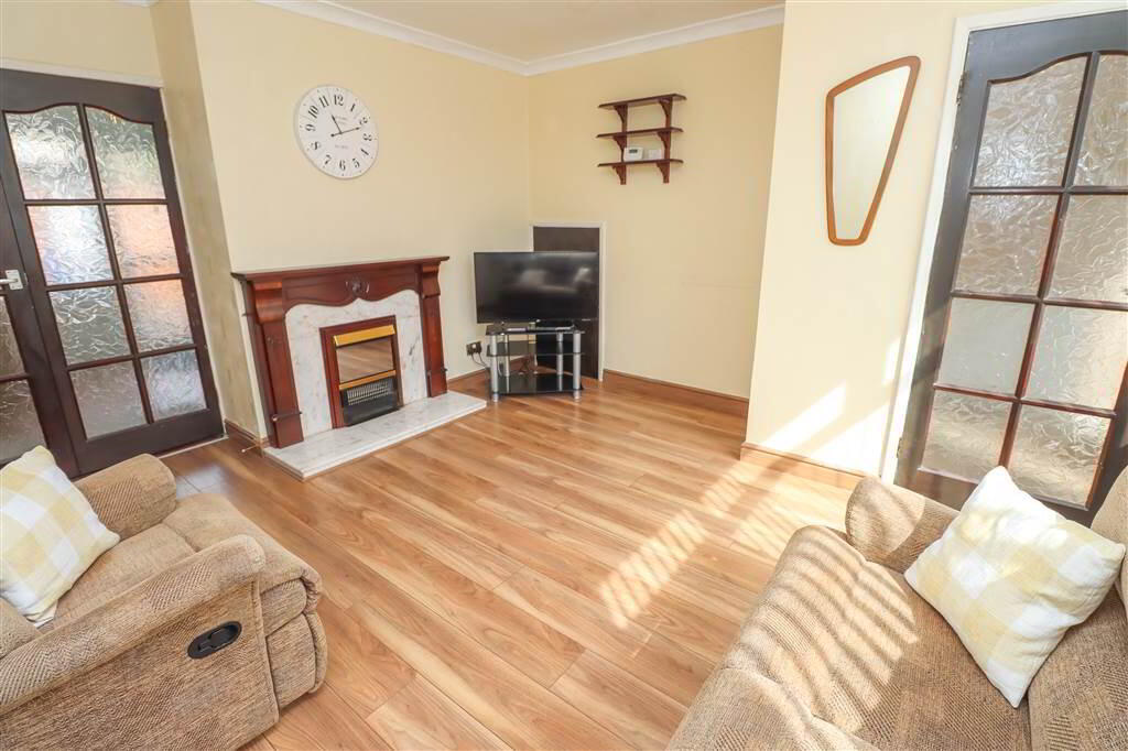 131 Kinross Avenue 4 of 19