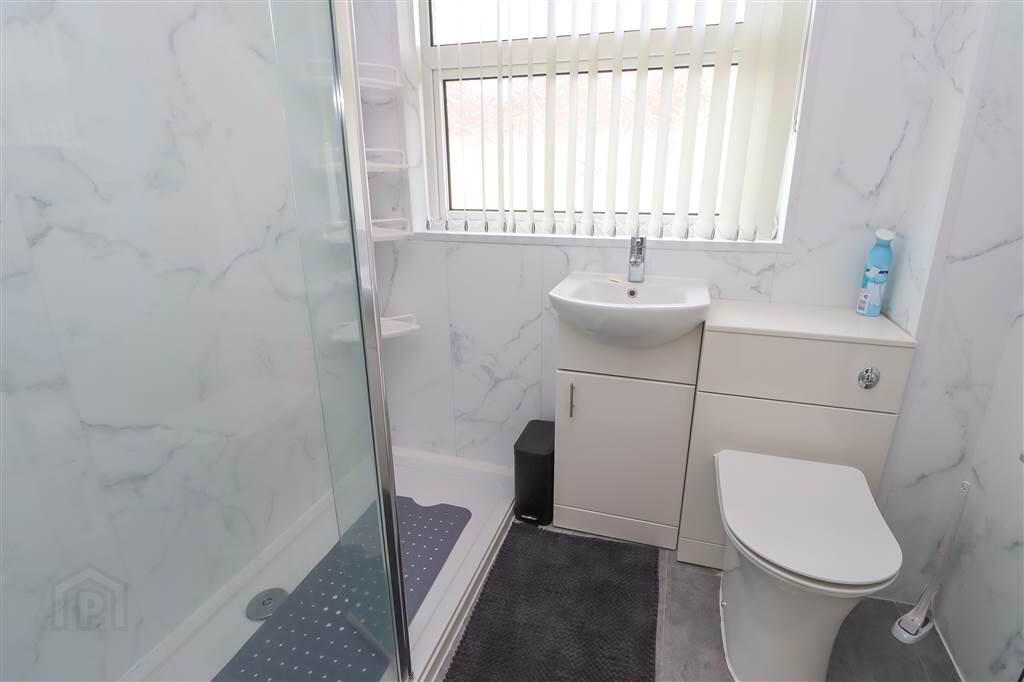 131 Kinross Avenue 16 of 19