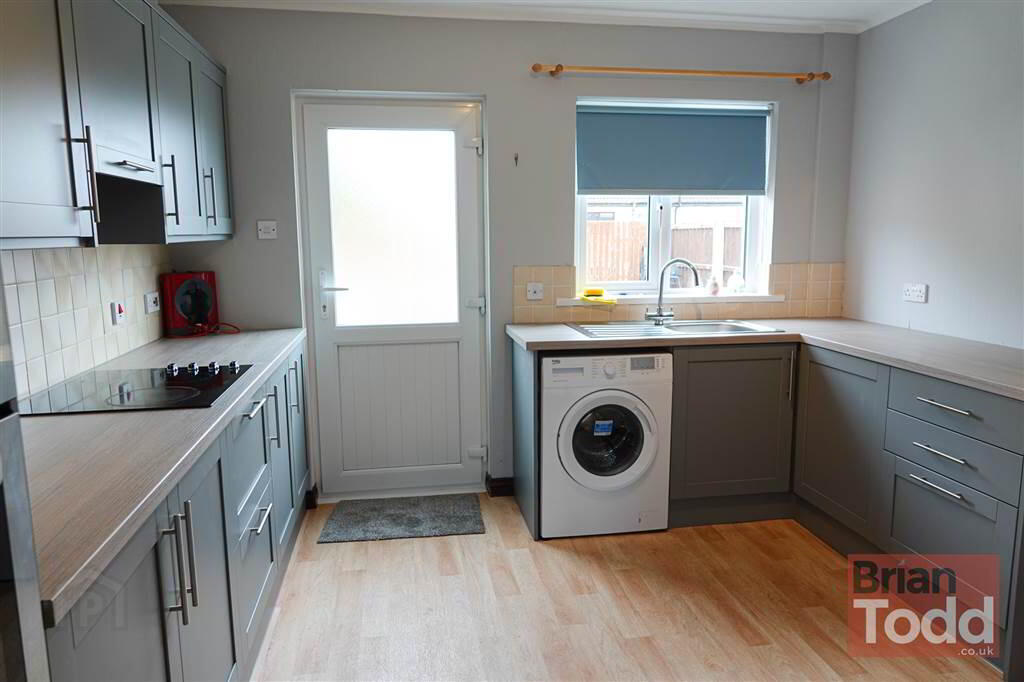 Glenburn Avenue 3 of 11