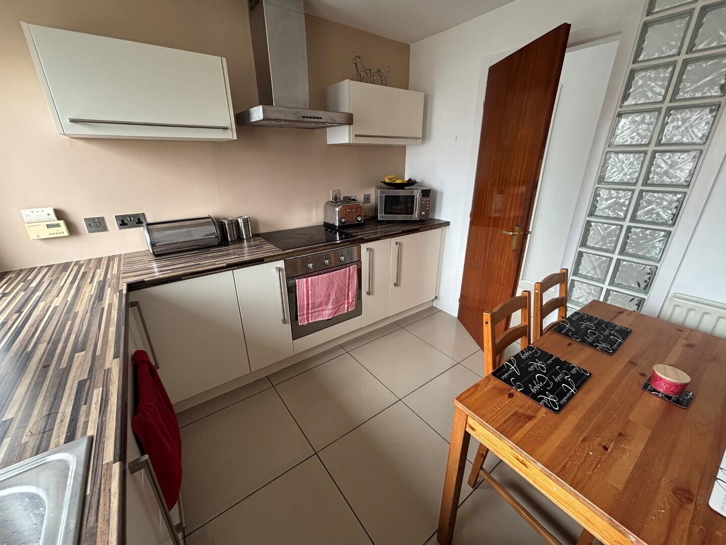 8 Seahaven Court 6 of 11
