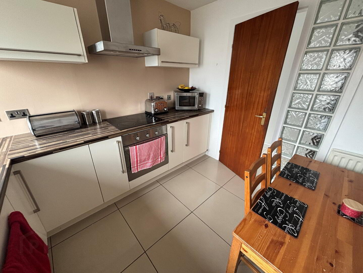 8 Seahaven Court 7 of 11