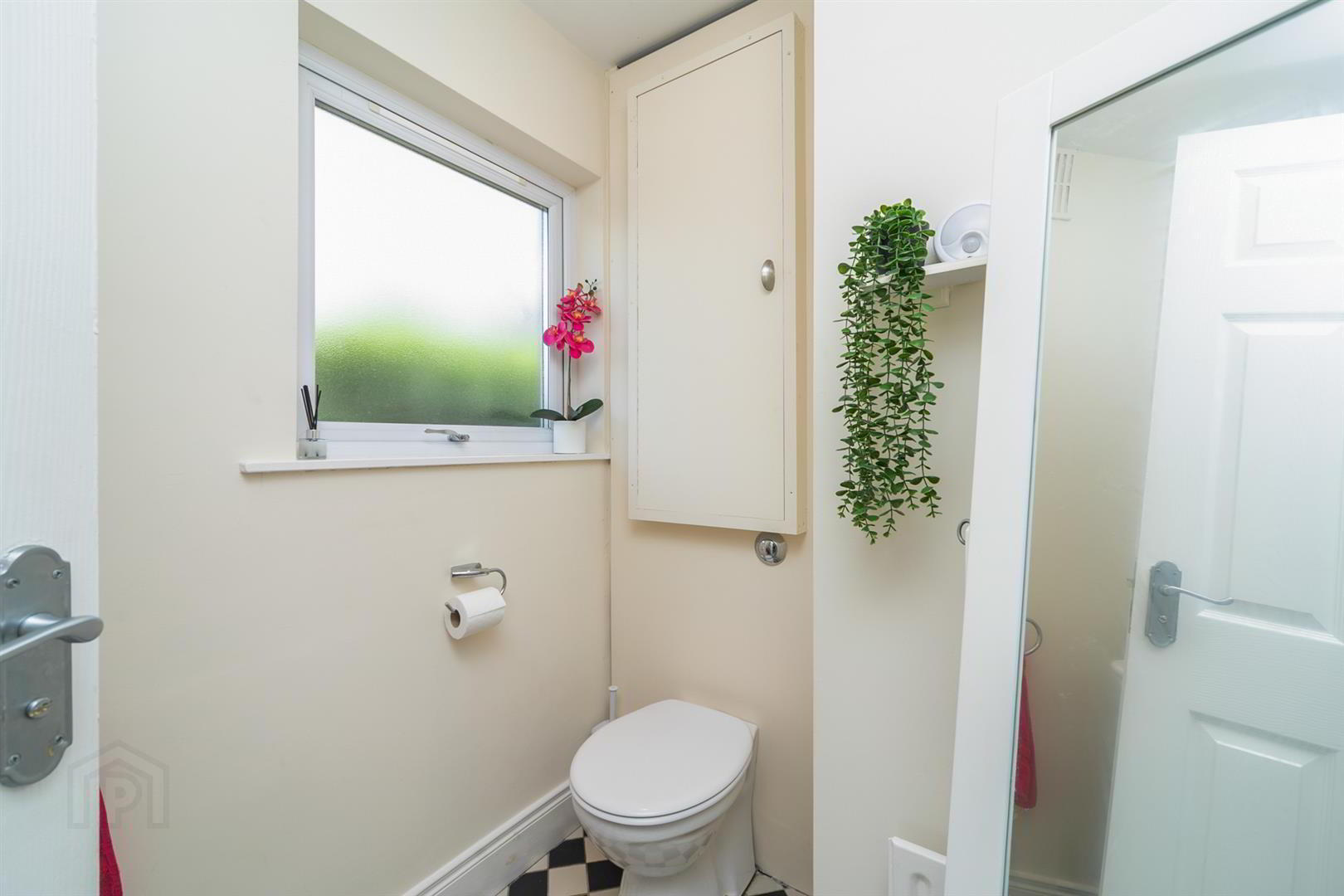 38 Bloomfield Gardens 16 of 29