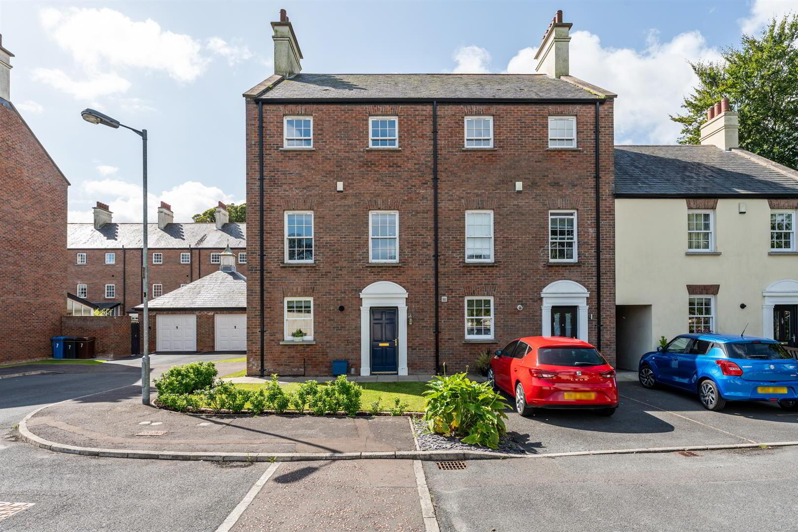 5 Manor Farm Crescent 2 of 31