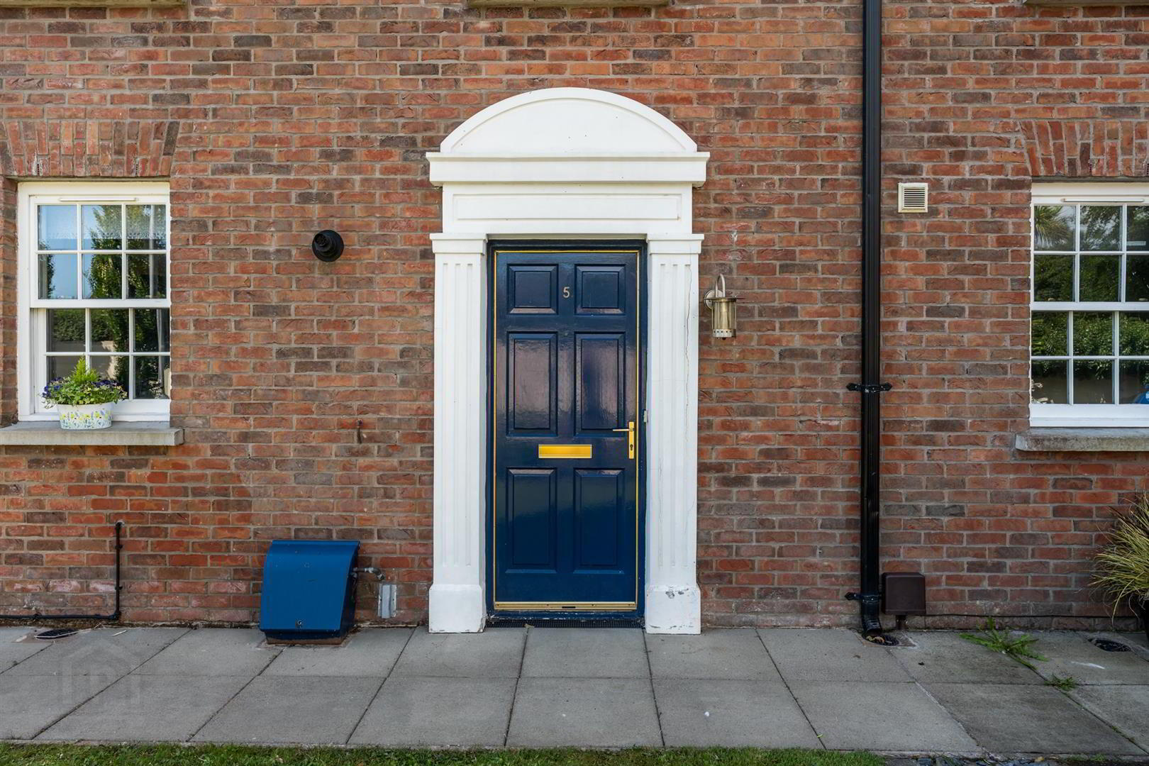 5 Manor Farm Crescent 3 of 31