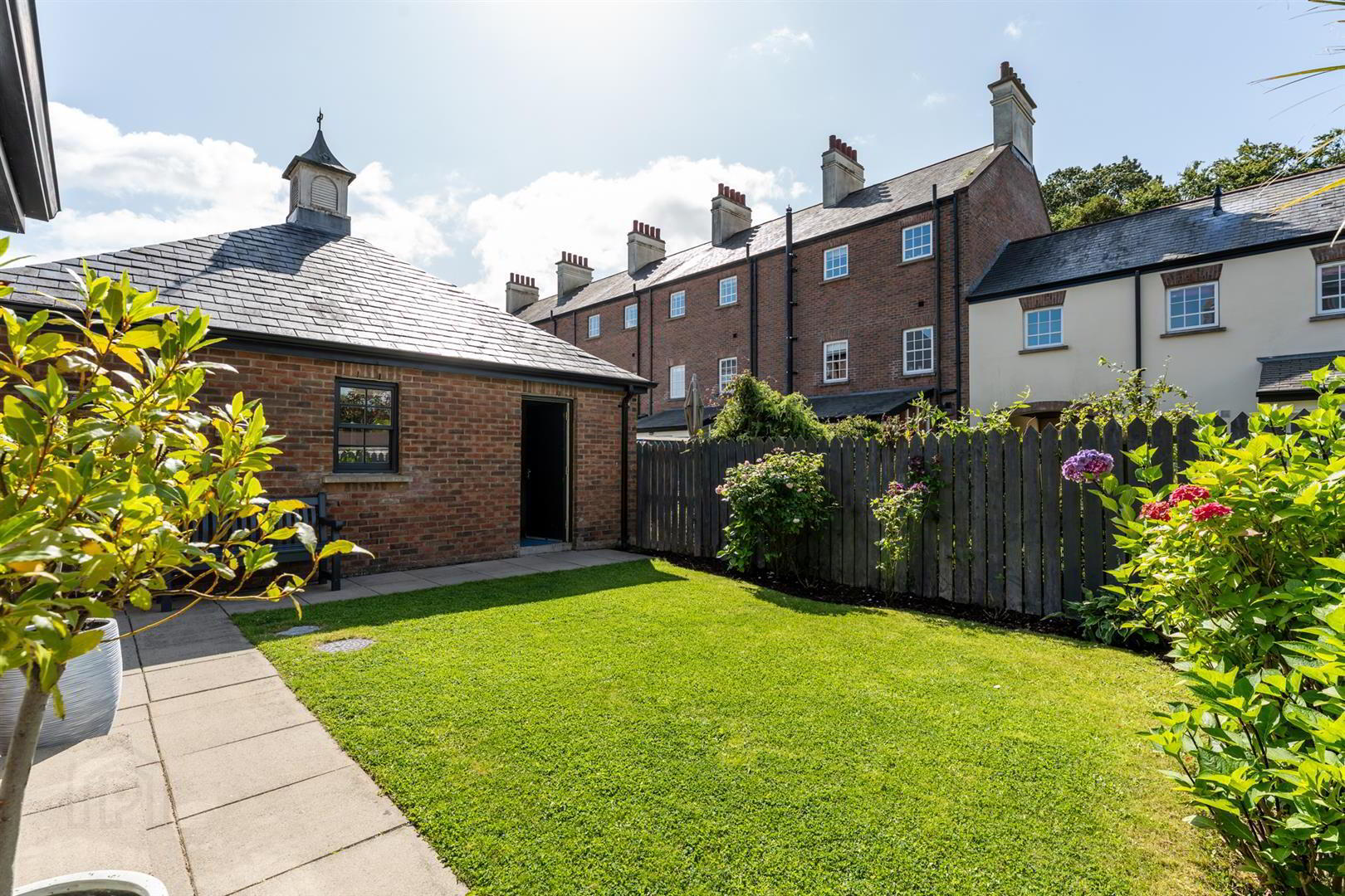 5 Manor Farm Crescent 30 of 31