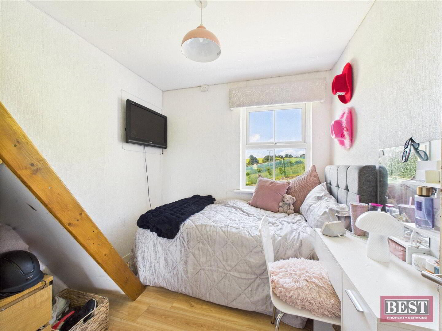 10 Ringbane Road 8 of 12