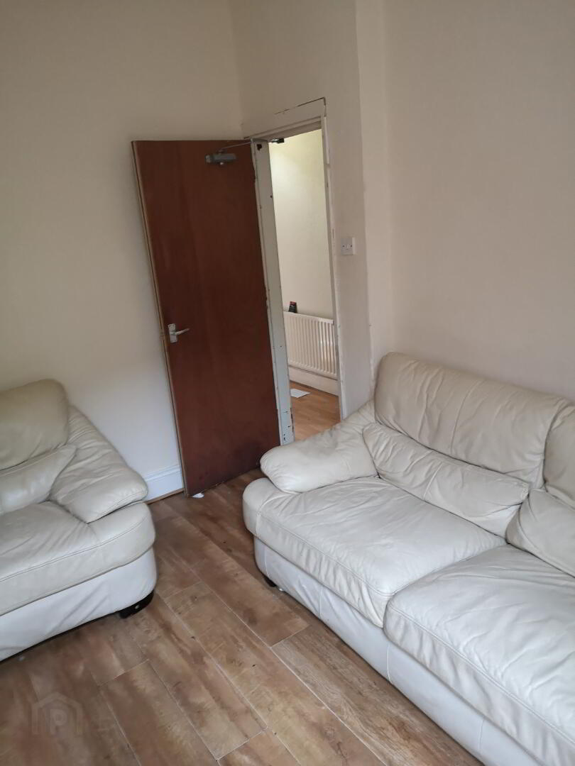 13 Agincourt Street 2 of 6