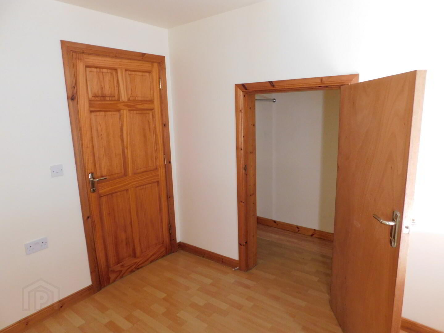 32 St. Julians Road 8 of 10