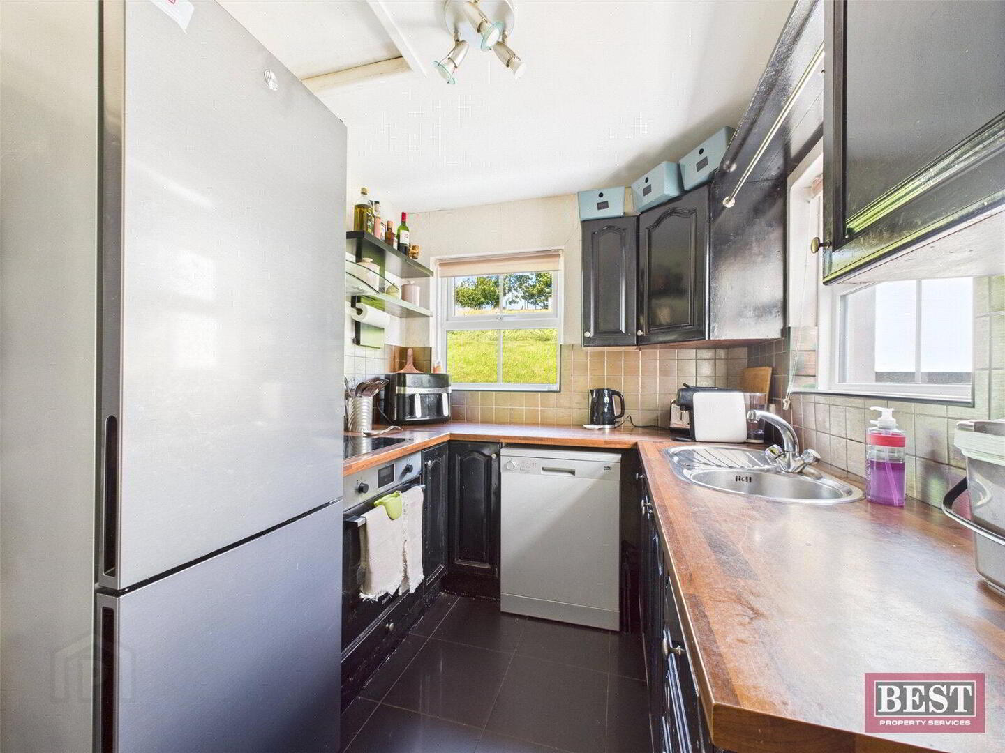 10 Ringbane Road 5 of 12