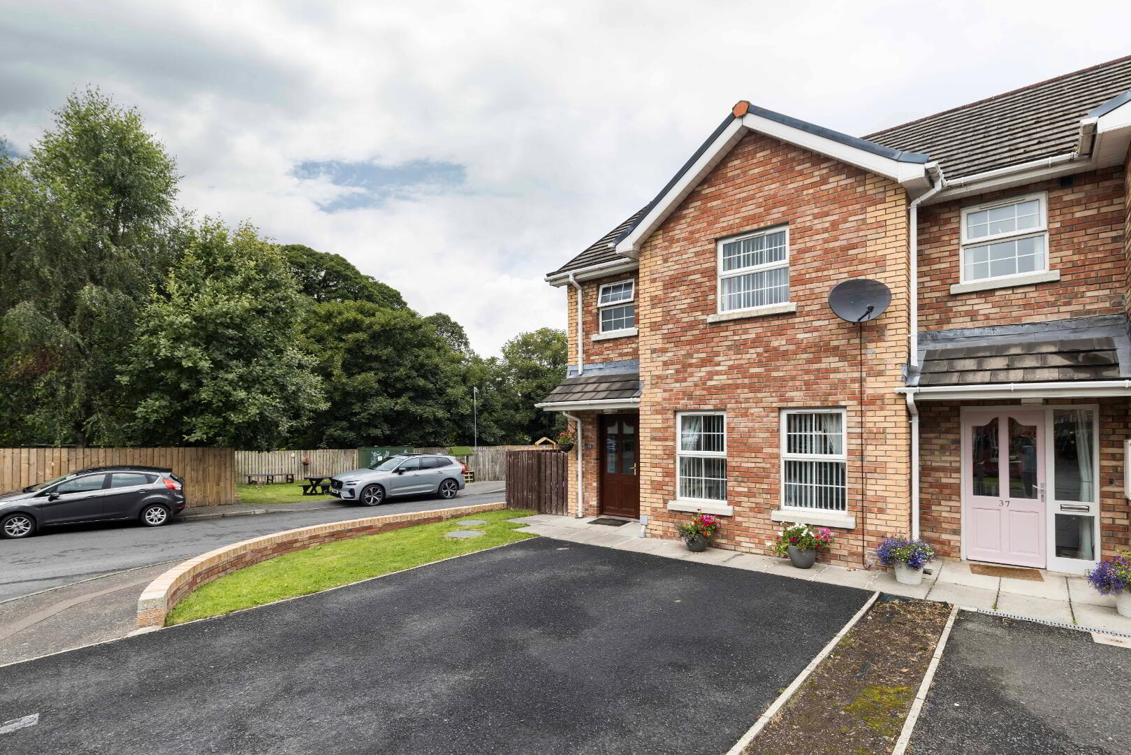 35 Meadow Bank 3 of 26