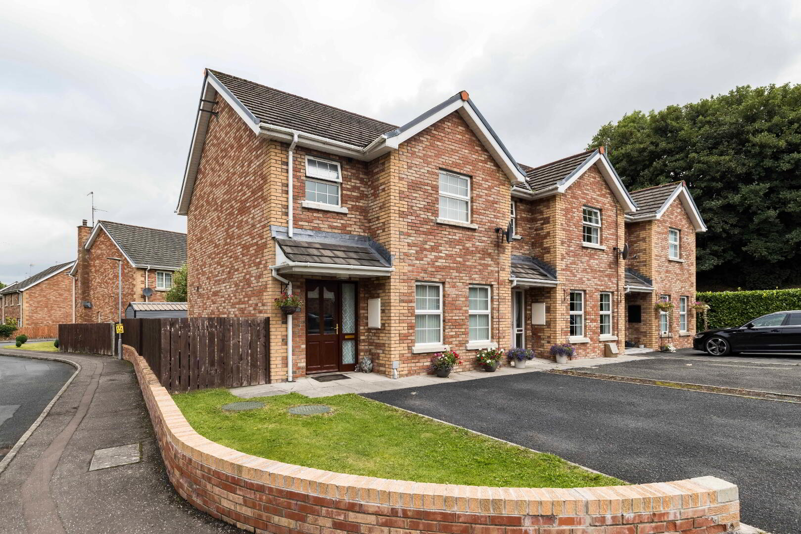 35 Meadow Bank 1 of 26