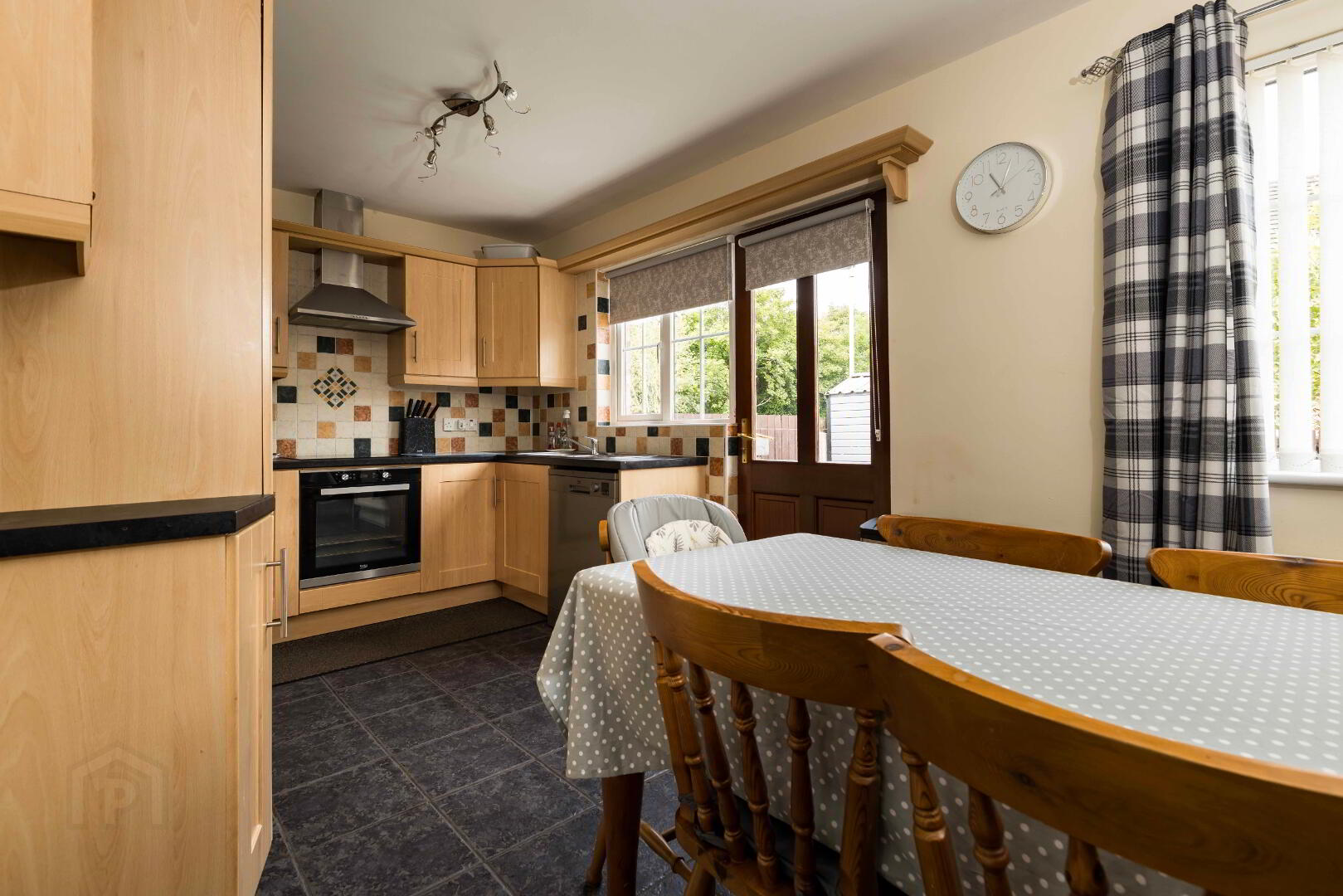 35 Meadow Bank 14 of 26