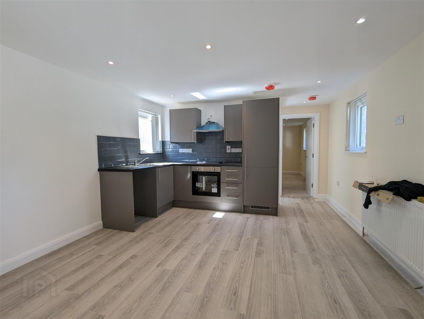 Apartment 1 85 Mill Road 2 of 6