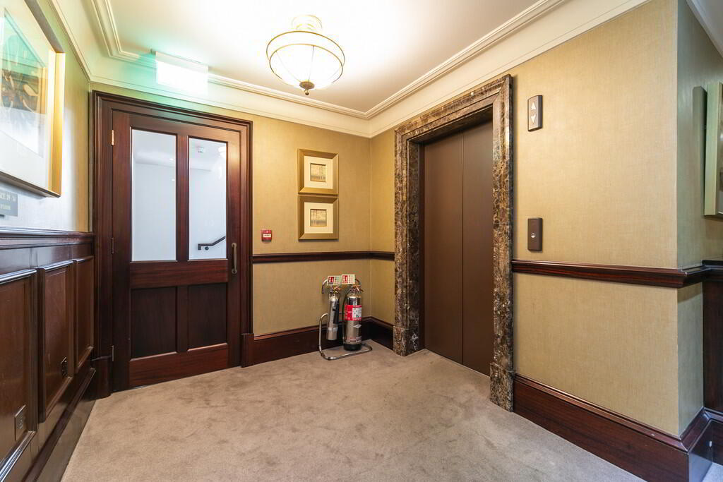 32 Custom House Residence, 2 Ulster Street 4 of 19