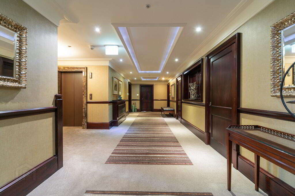 32 Custom House Residence, 2 Ulster Street 3 of 19