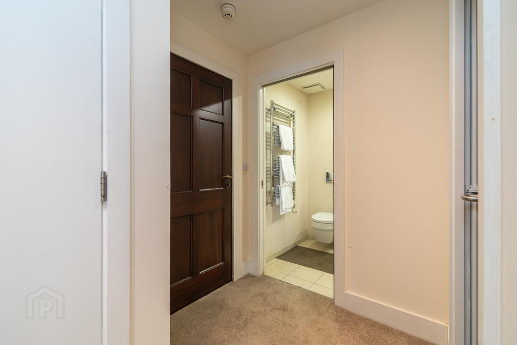 32 Custom House Residence, 2 Ulster Street 6 of 19