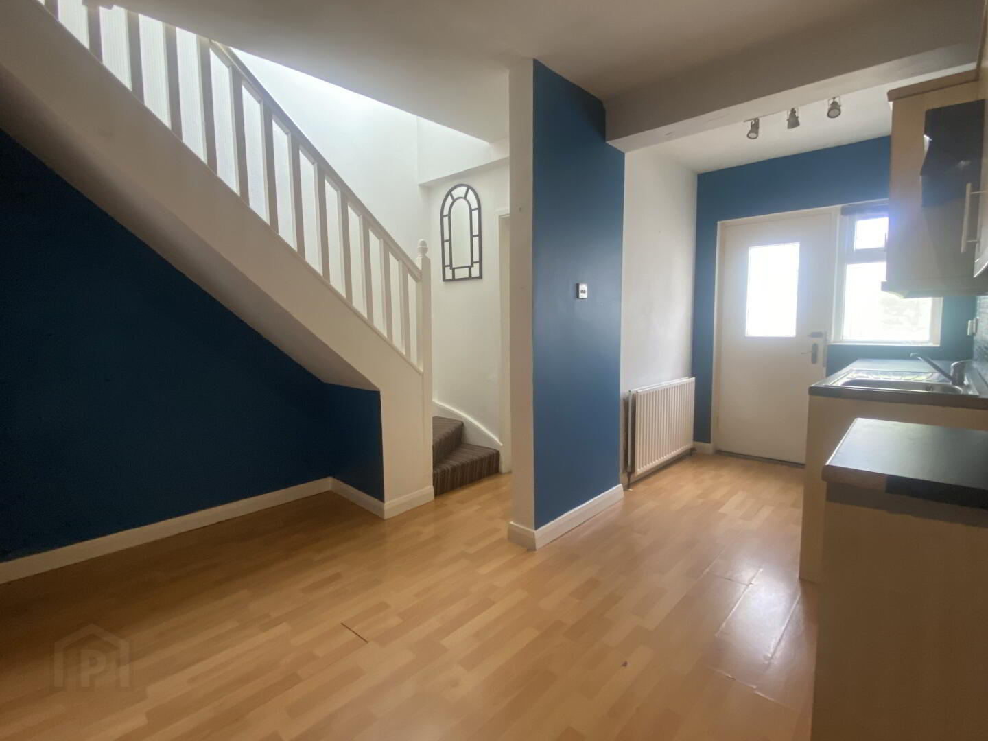 27 Meadowbank Avenue 3 of 9