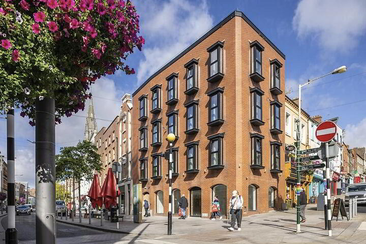 Apartment 1 116/117 West Street 1 of 11