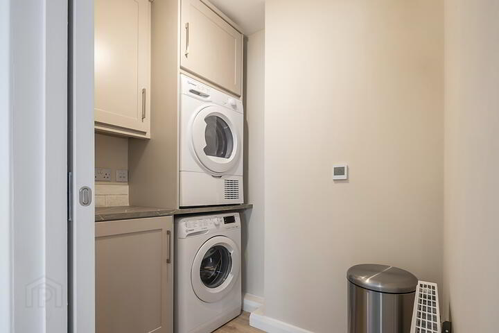 Apartment 1 116/117 West Street 6 of 11