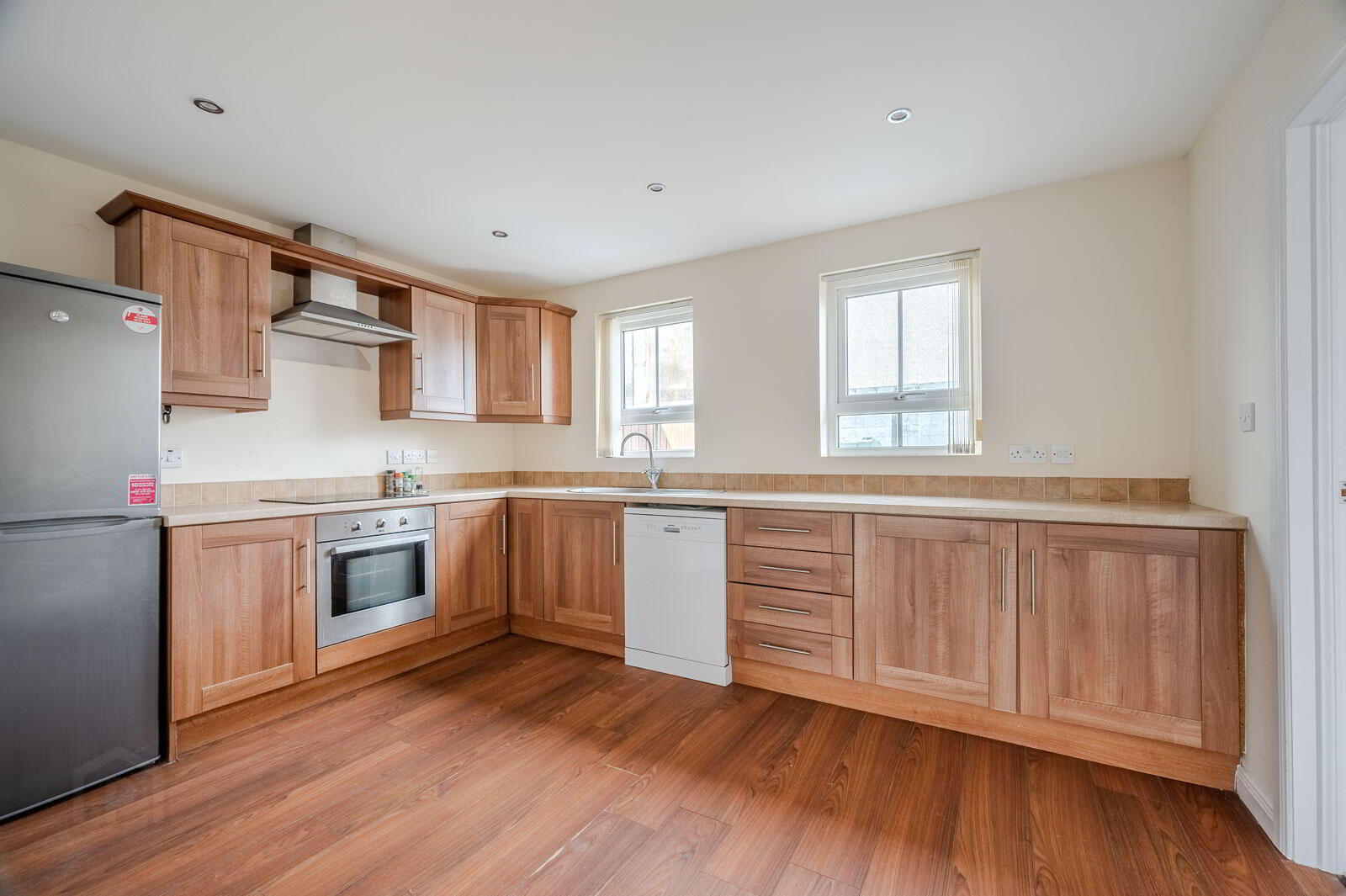 12 Cornmill Drive 6 of 16