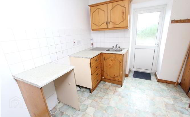 13 Castleblayney Road 4 of 11